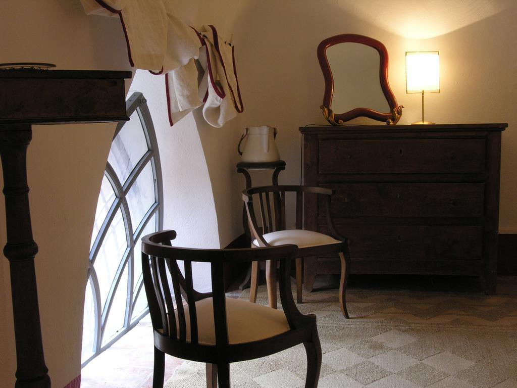 Castello Sannazzaro B&B Giarole Luaran gambar