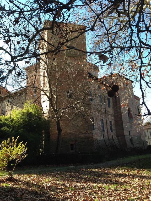 Castello Sannazzaro B&B Giarole Luaran gambar